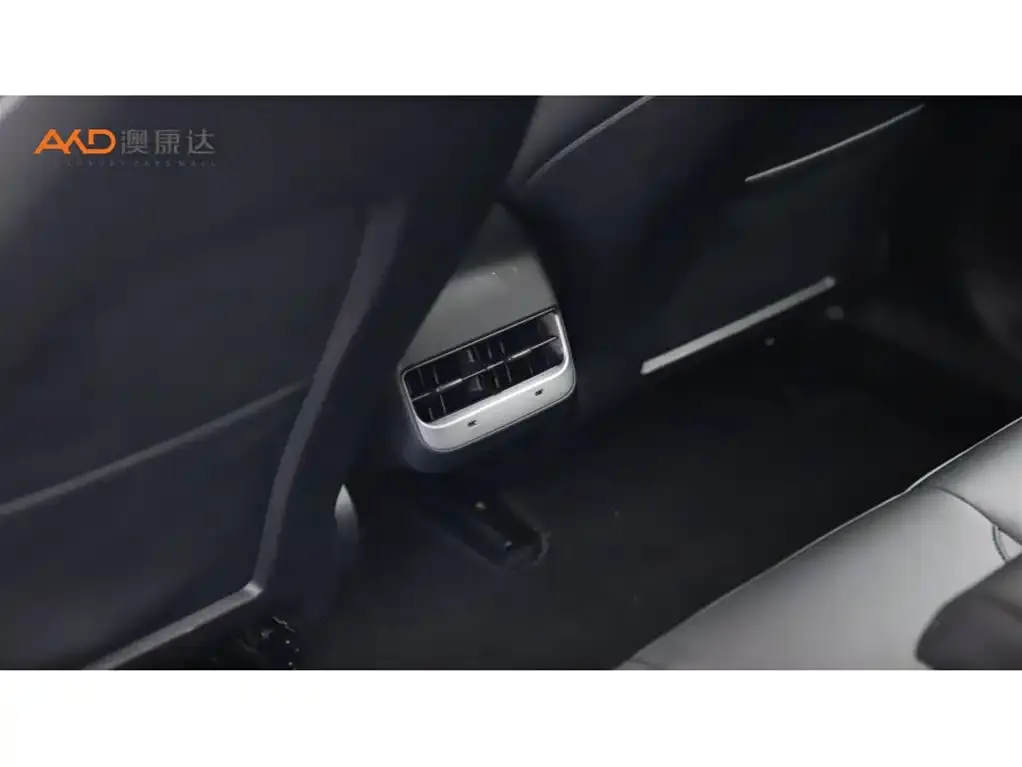 Tesla Model 3 — фото 4