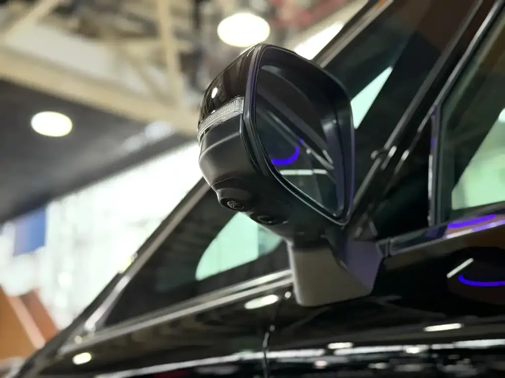 Toyota Alphard — фото 2