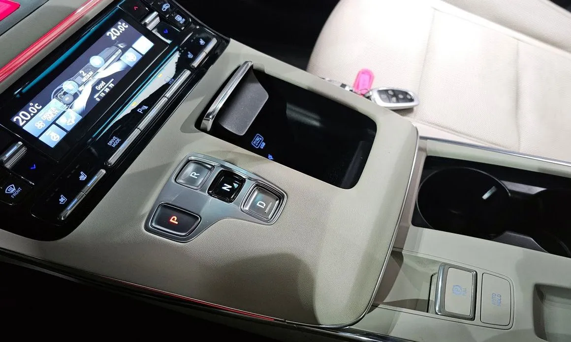 Hyundai Grandeur 2023 из KR, фото 6