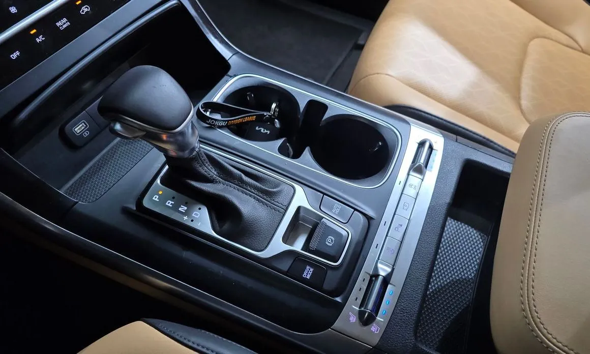 Kia Carnival — фото 10