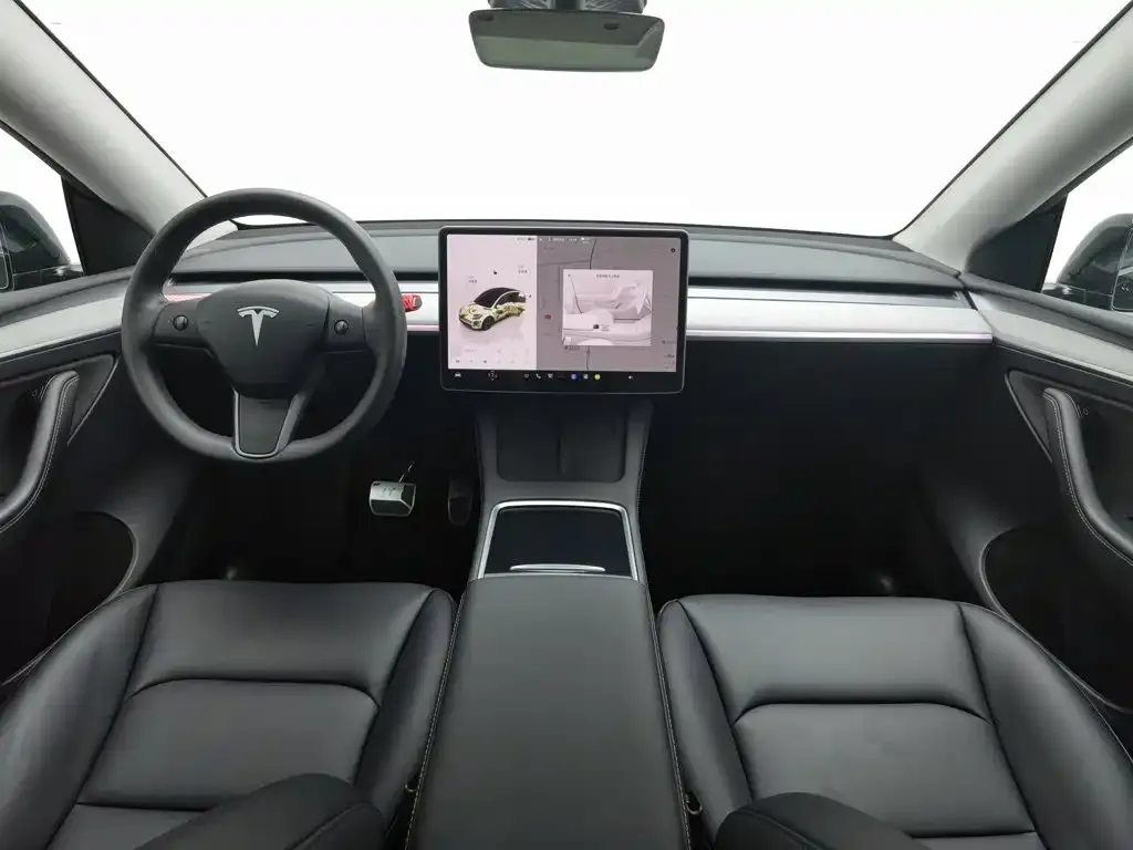 Tesla Model Y — фото 6