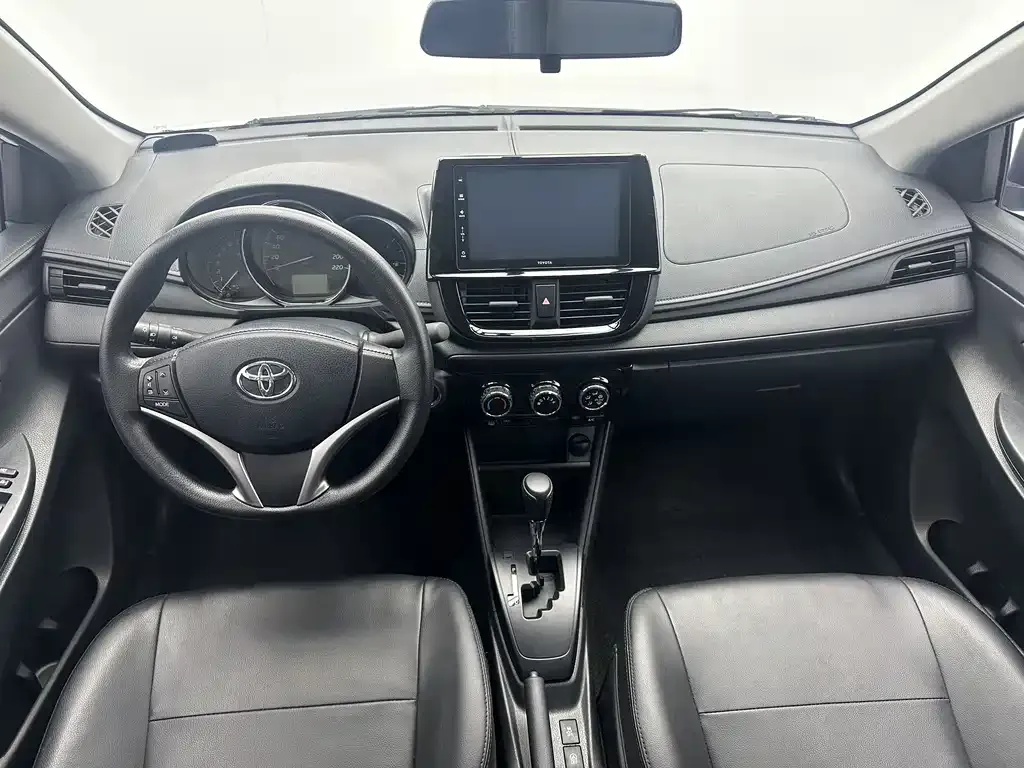 Toyota Vios — фото 7