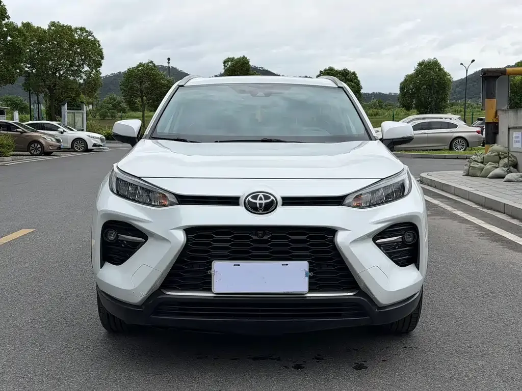 Toyota Wildlander — фото 9