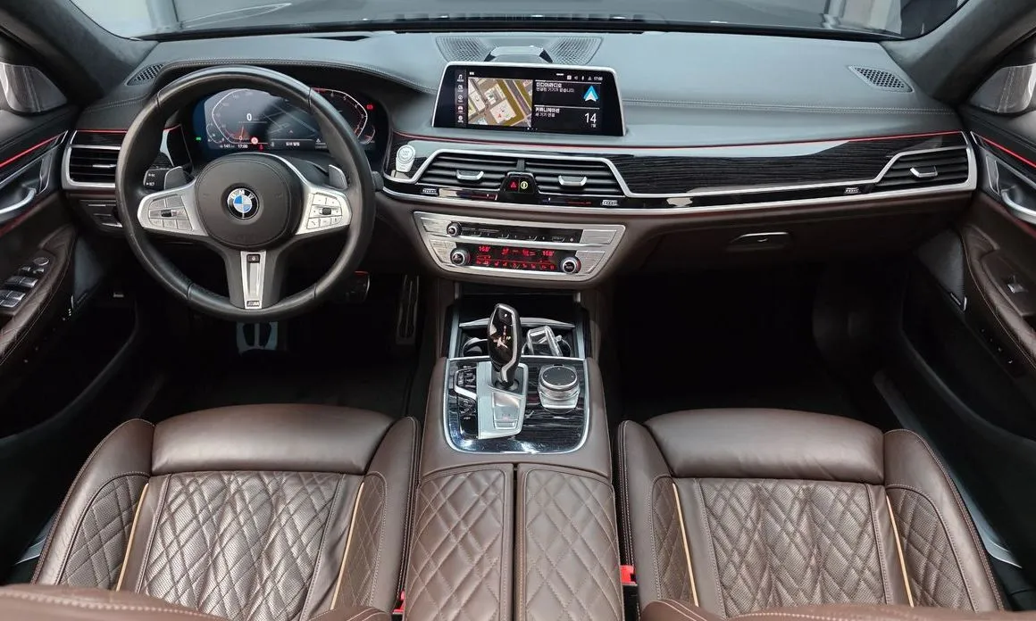 BMW 7-Series — фото 10