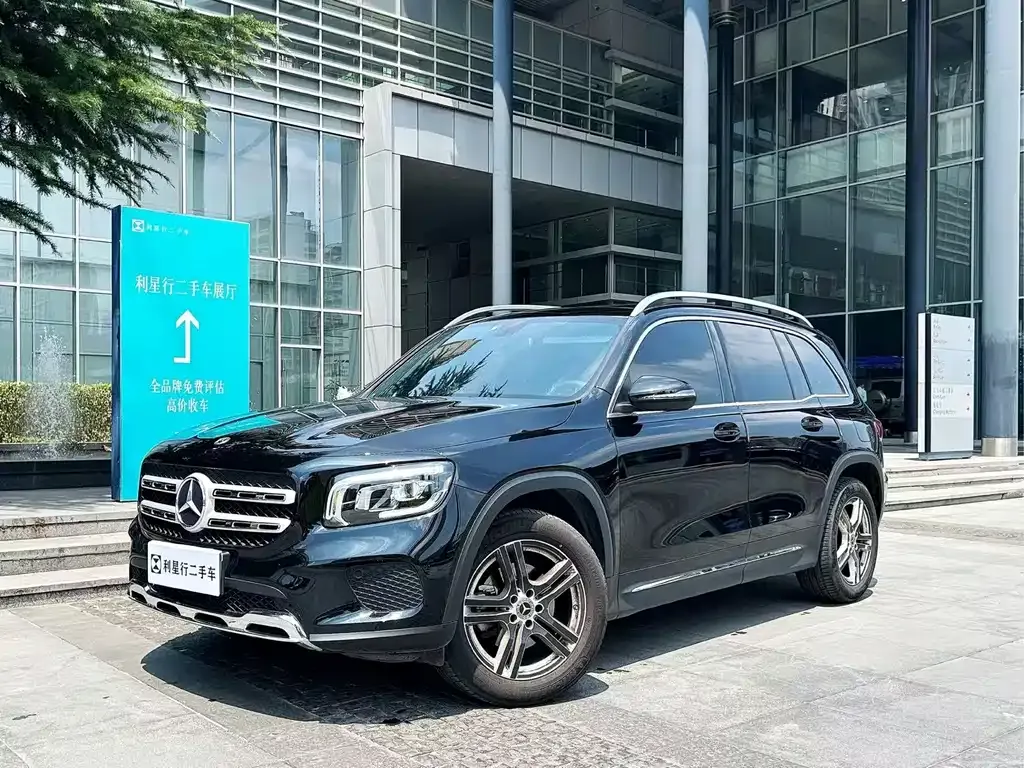 Mercedes-Benz GLB — фото 1