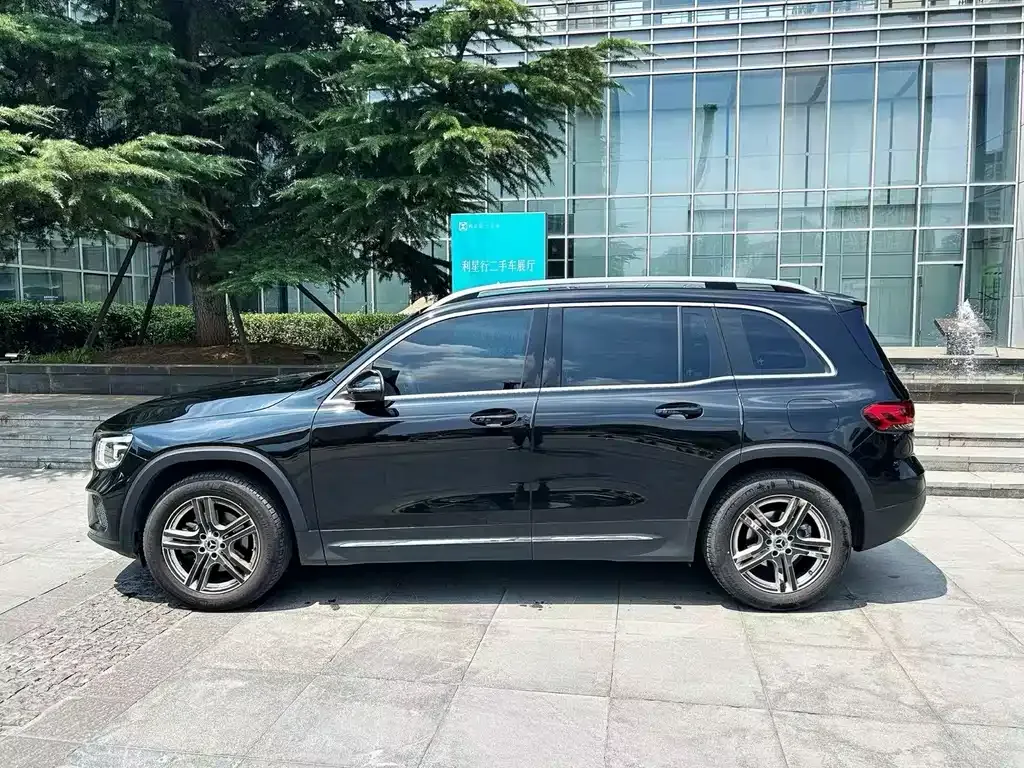Mercedes-Benz GLB — фото 5