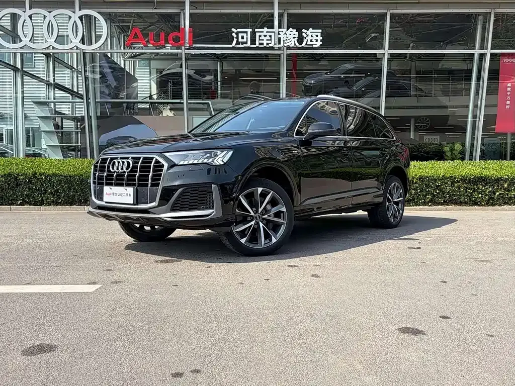 Audi Q7 — фото 1