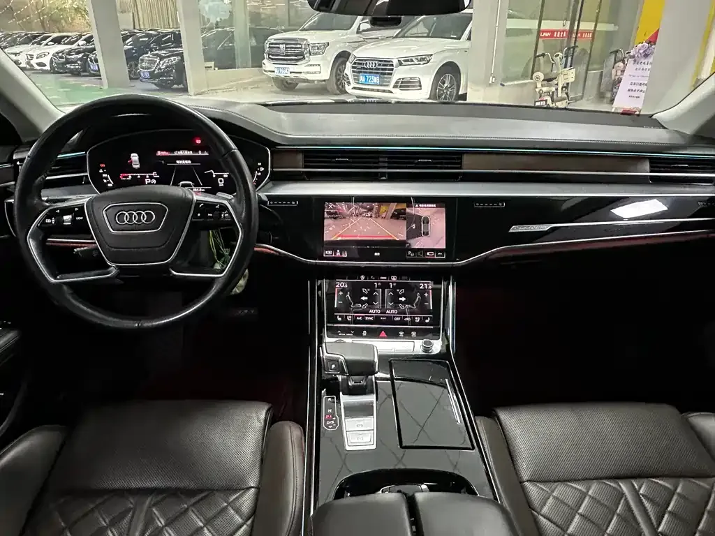 Audi A8 — фото 5
