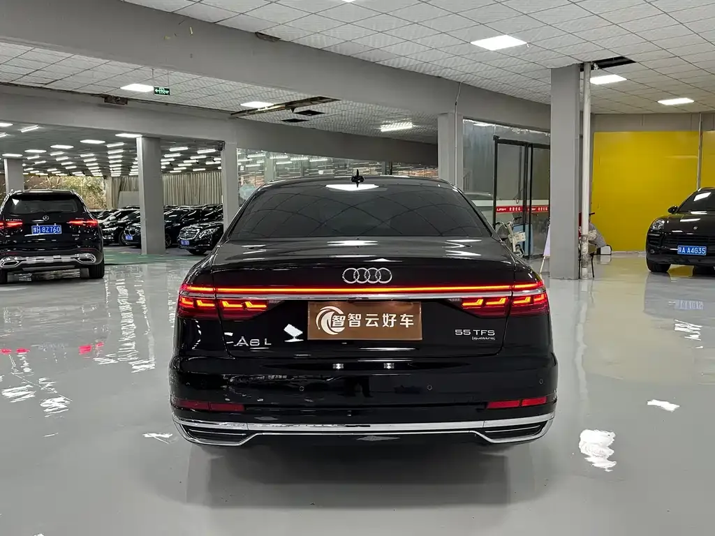 Audi A8 — фото 3
