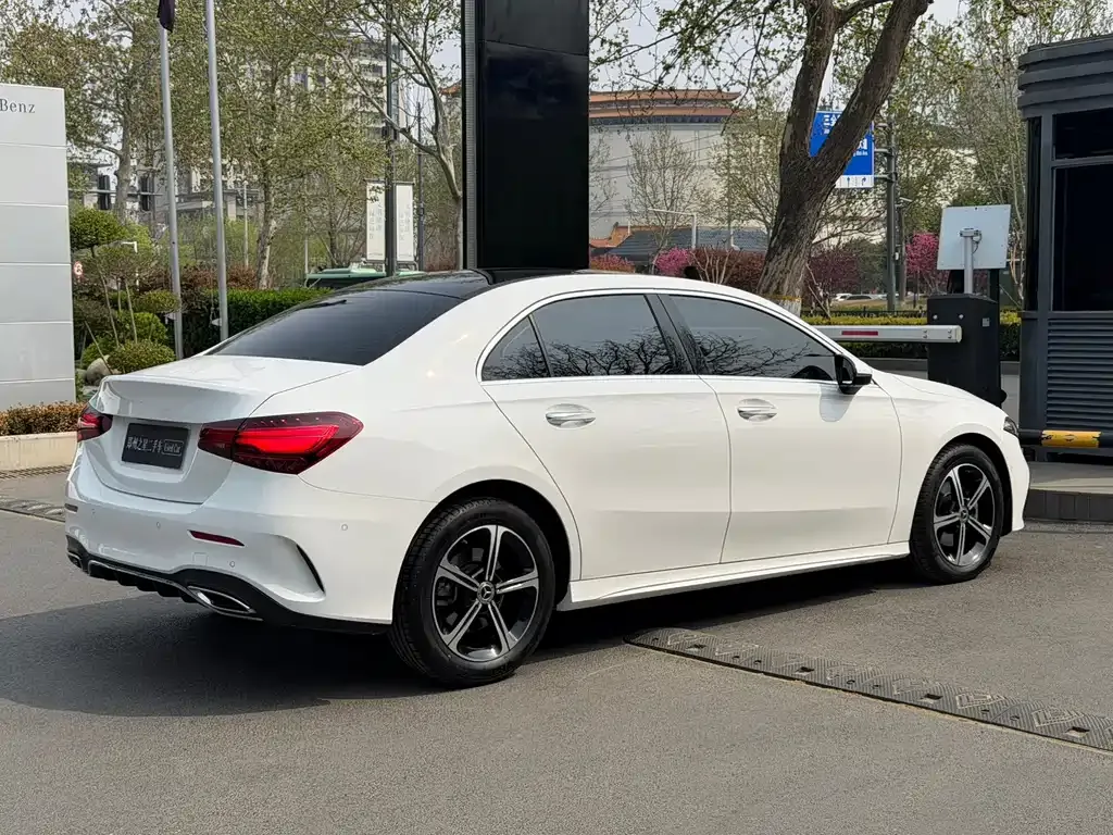 Mercedes-Benz A-Class — фото 10