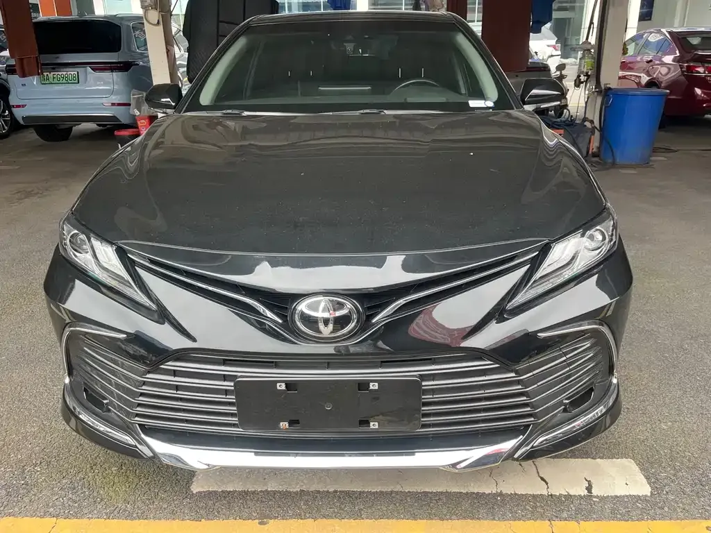Toyota Camry — фото 6