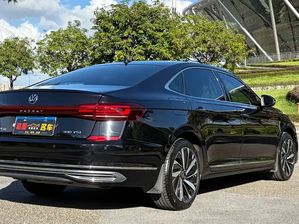 Volkswagen Passat — фото 7
