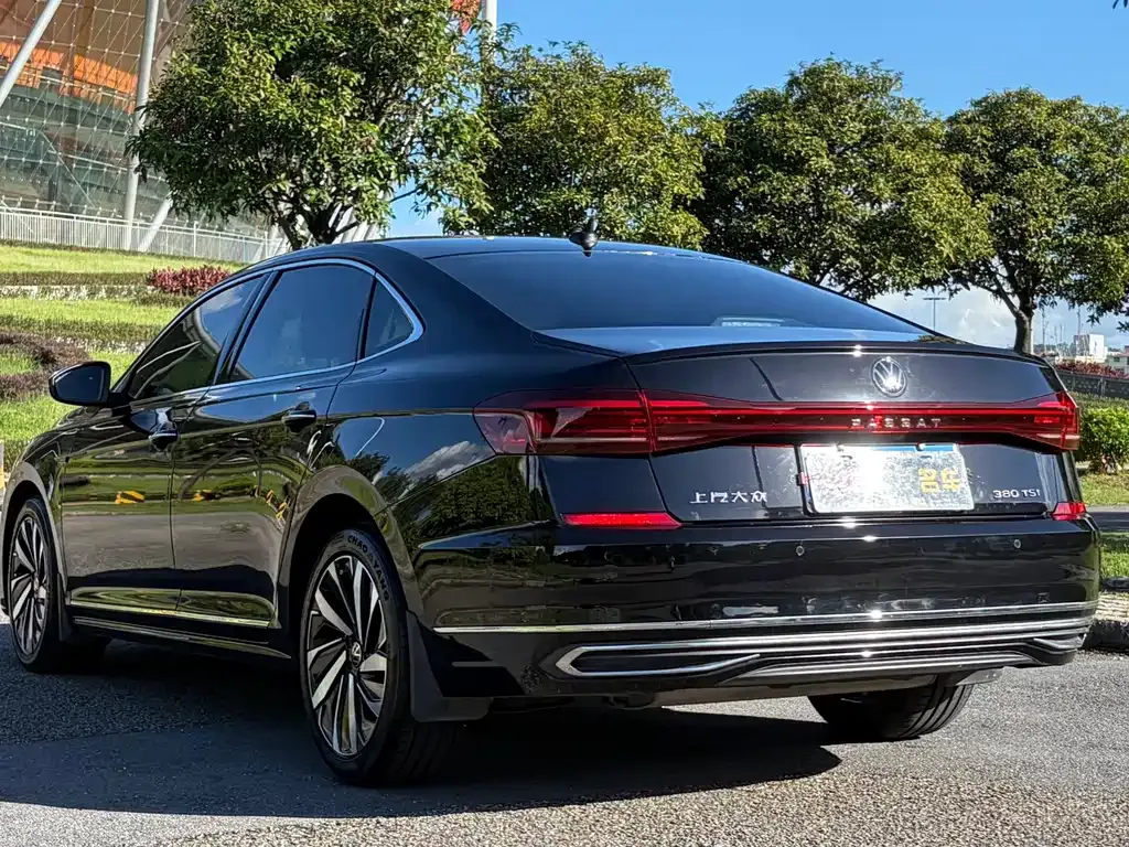 Volkswagen Passat — фото 8