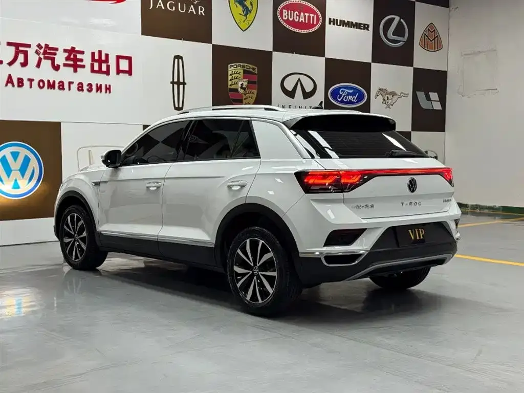 Volkswagen T-Roc — фото 2