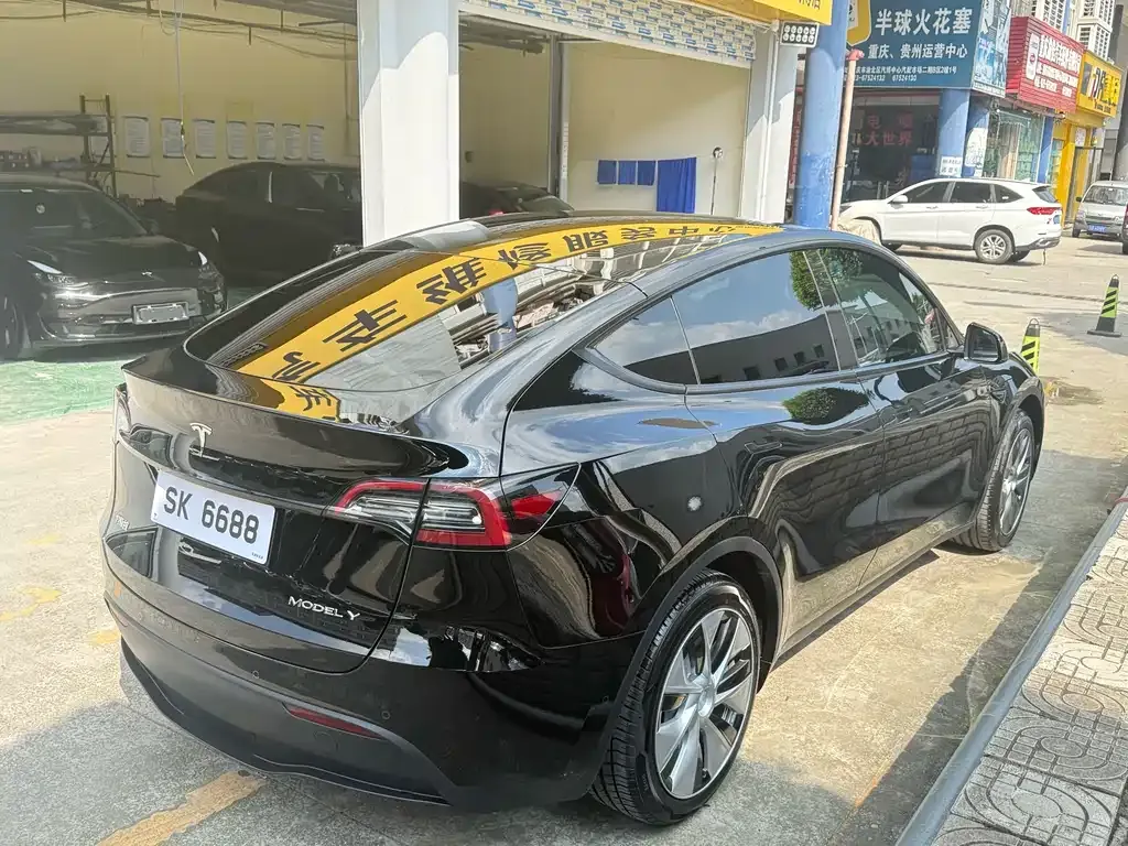 Tesla Model Y — фото 5