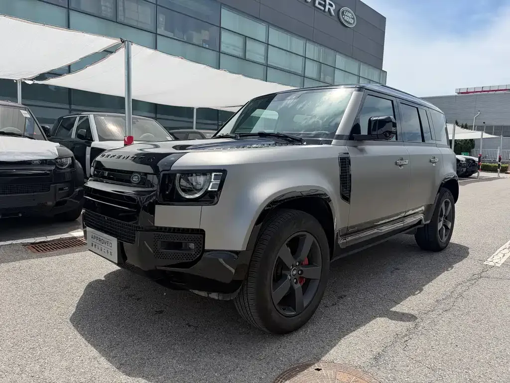 Land Rover Defender — фото 1