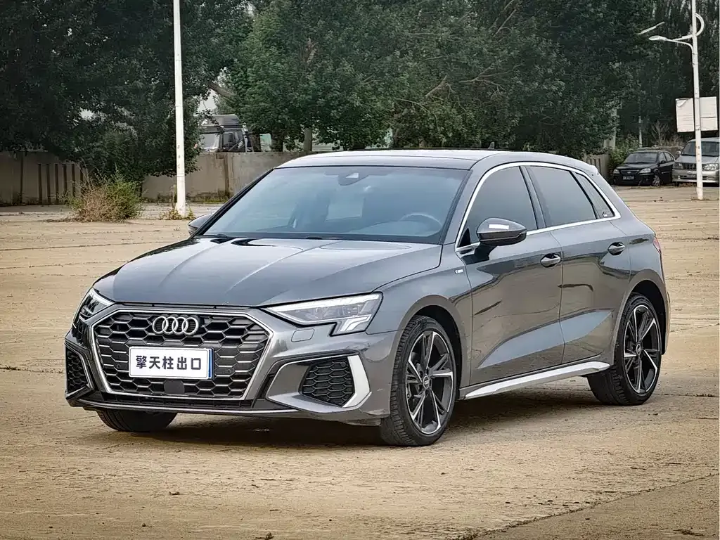 Audi A3 — фото 1