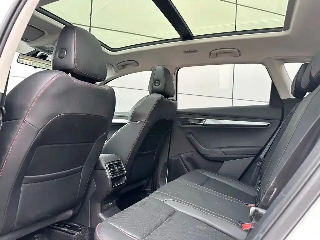 Skoda Karoq — фото 8