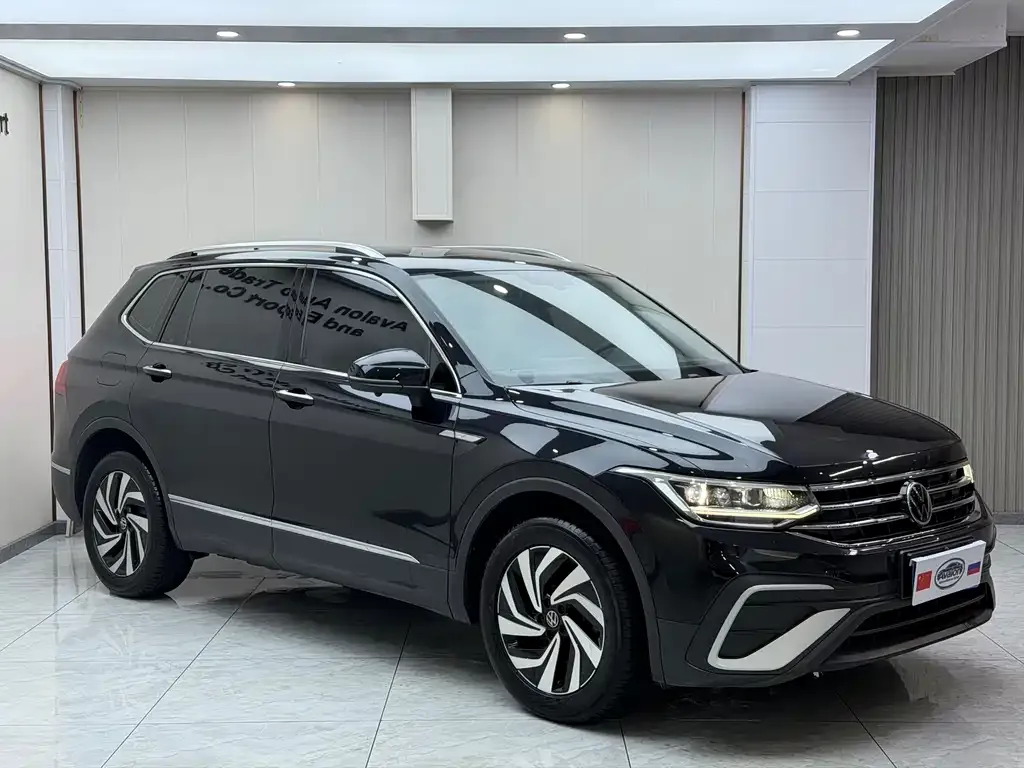 Volkswagen Tiguan L — фото 3