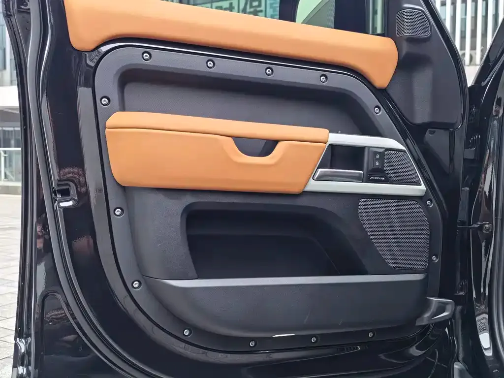 Land Rover Defender — фото 4