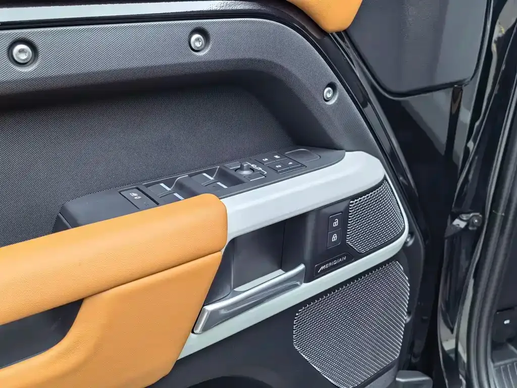 Land Rover Defender — фото 3