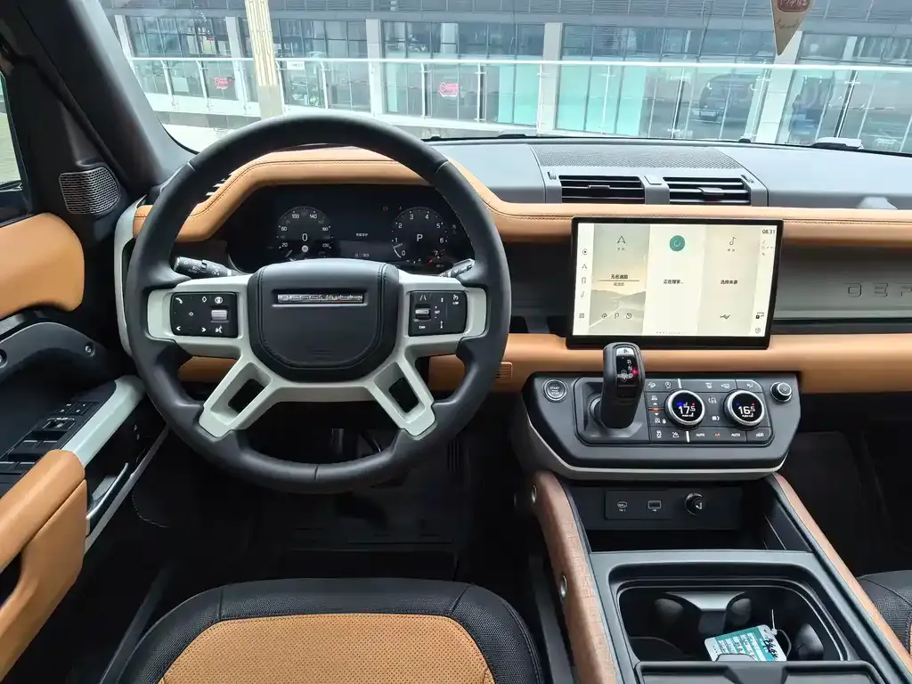 Land Rover Defender — фото 10