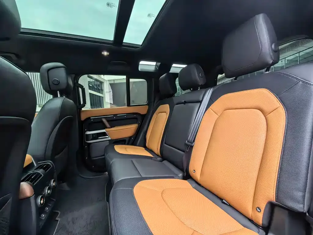 Land Rover Defender — фото 6