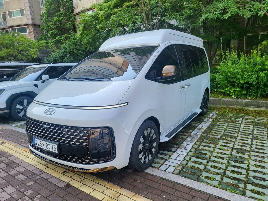 Hyundai Staria — фото 1