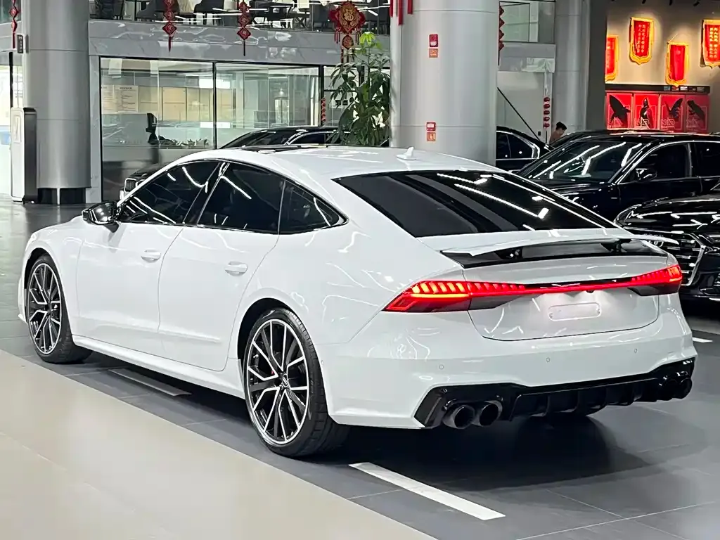 Audi A7 — фото 6