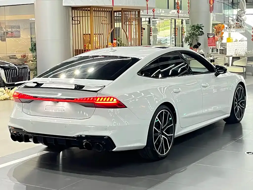 Audi A7 — фото 8