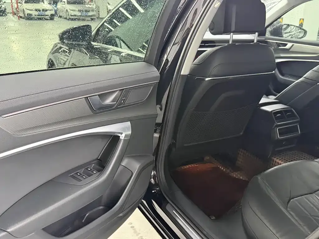 Audi A6L 2021 из CN, фото 8