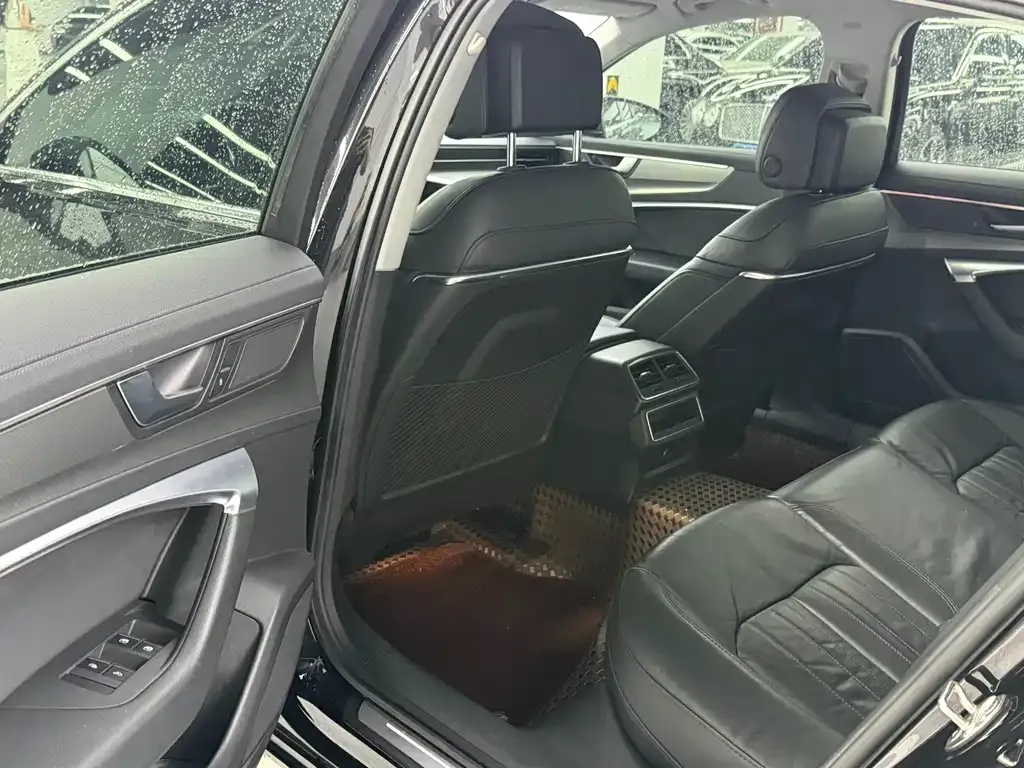 Audi A6L 2021 из CN, фото 6