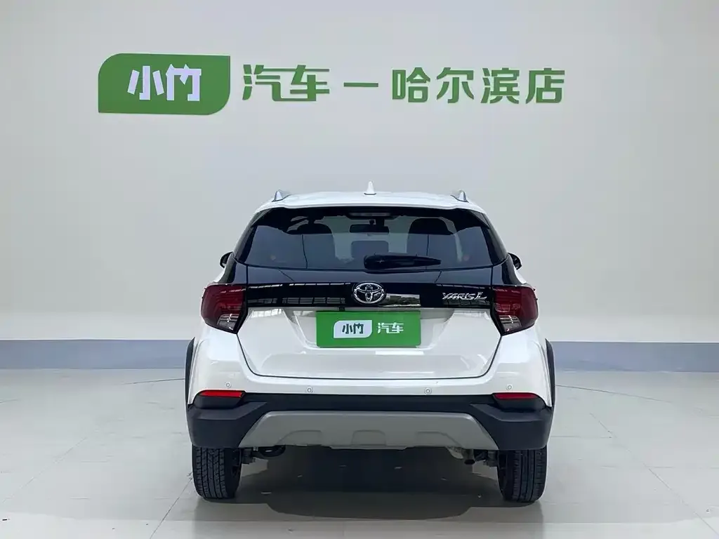 Toyota Yaris L — фото 2