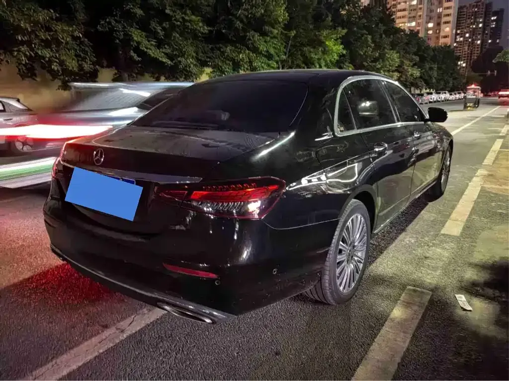 Mercedes-Benz E-Class — фото 7