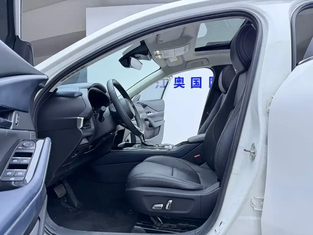 Mazda CX-30 2023 из CN, фото 6