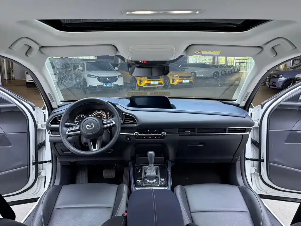 Mazda CX-30 2023 из CN, фото 9