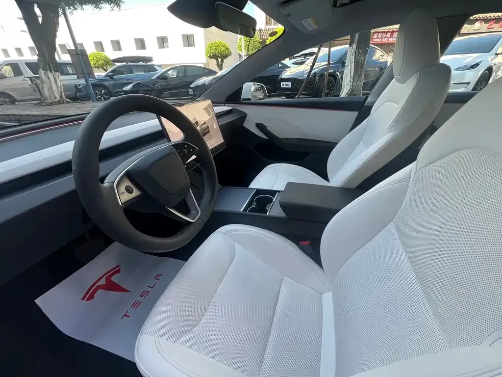 Tesla Model 3 — фото 2