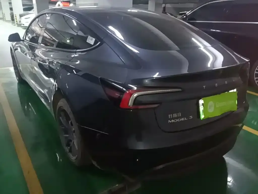 Tesla Model 3 — фото 2