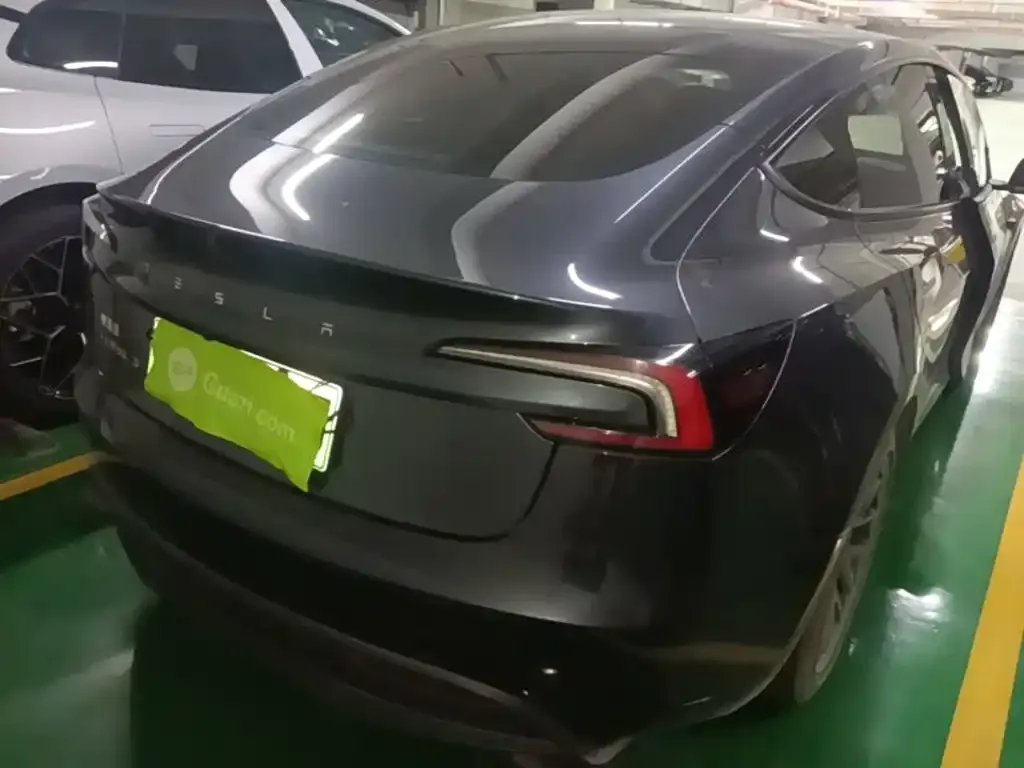 Tesla Model 3 — фото 10