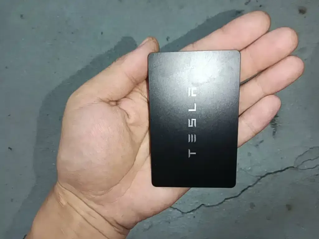 Tesla Model 3 — фото 5