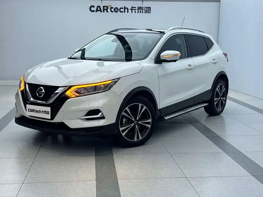 Nissan Qashqai — фото 1