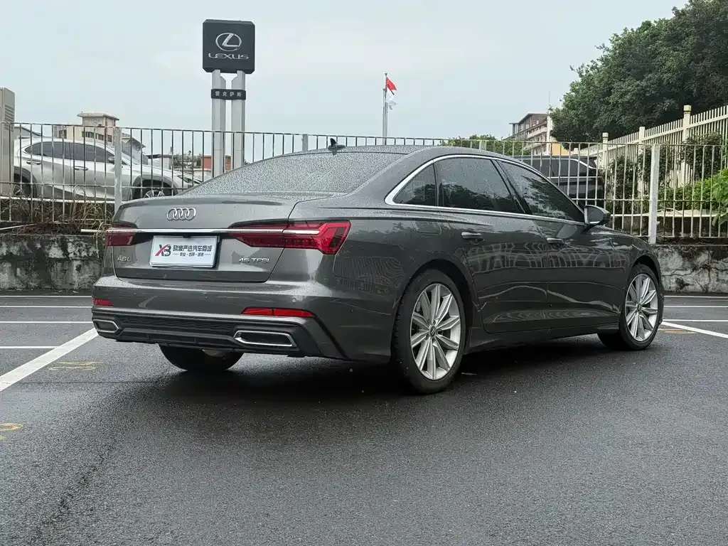 Audi A6L — фото 9