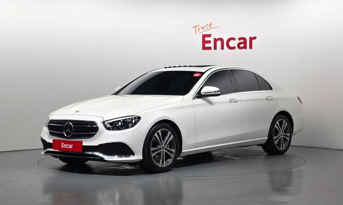 Mercedes-Benz E-Class — фото 1