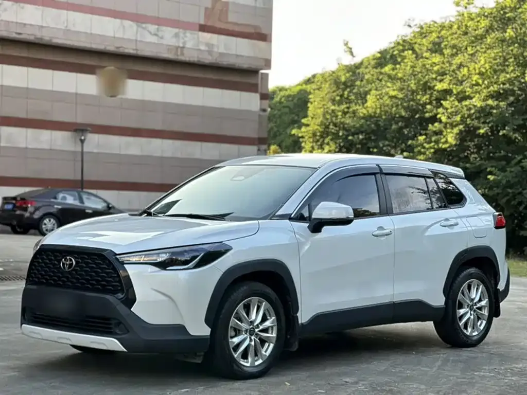 Toyota Corolla Cross — фото 1