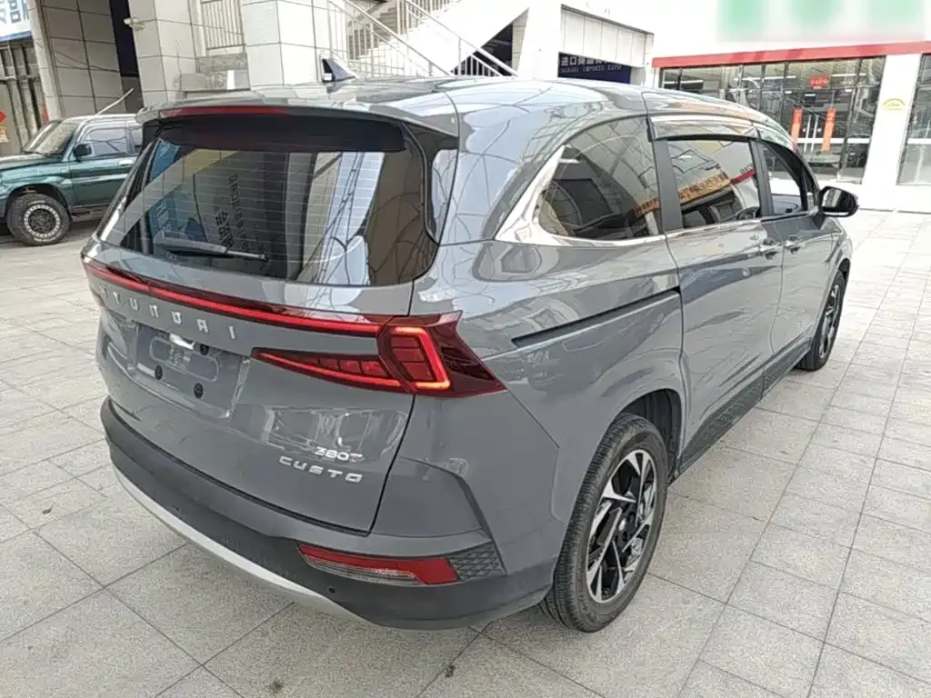 Hyundai Custo — фото 6