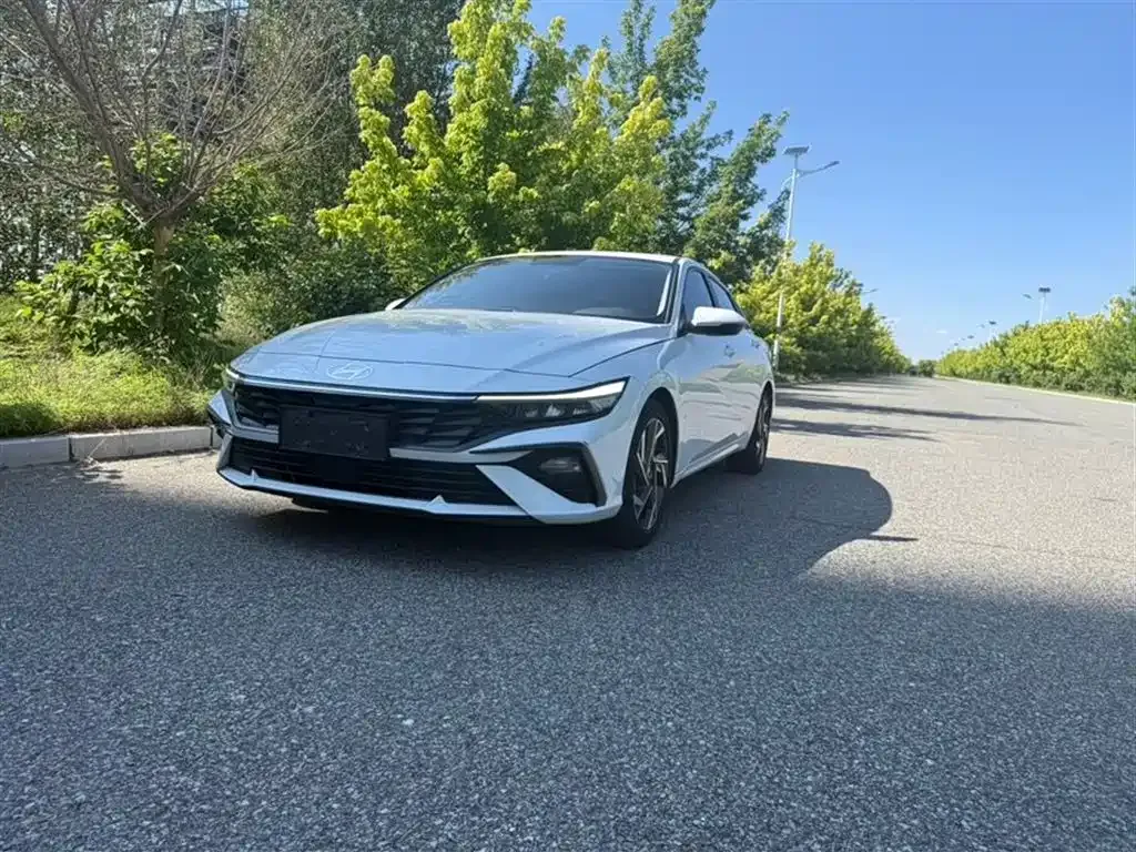 Hyundai Elantra 1.5L CVT GLX Elite 1