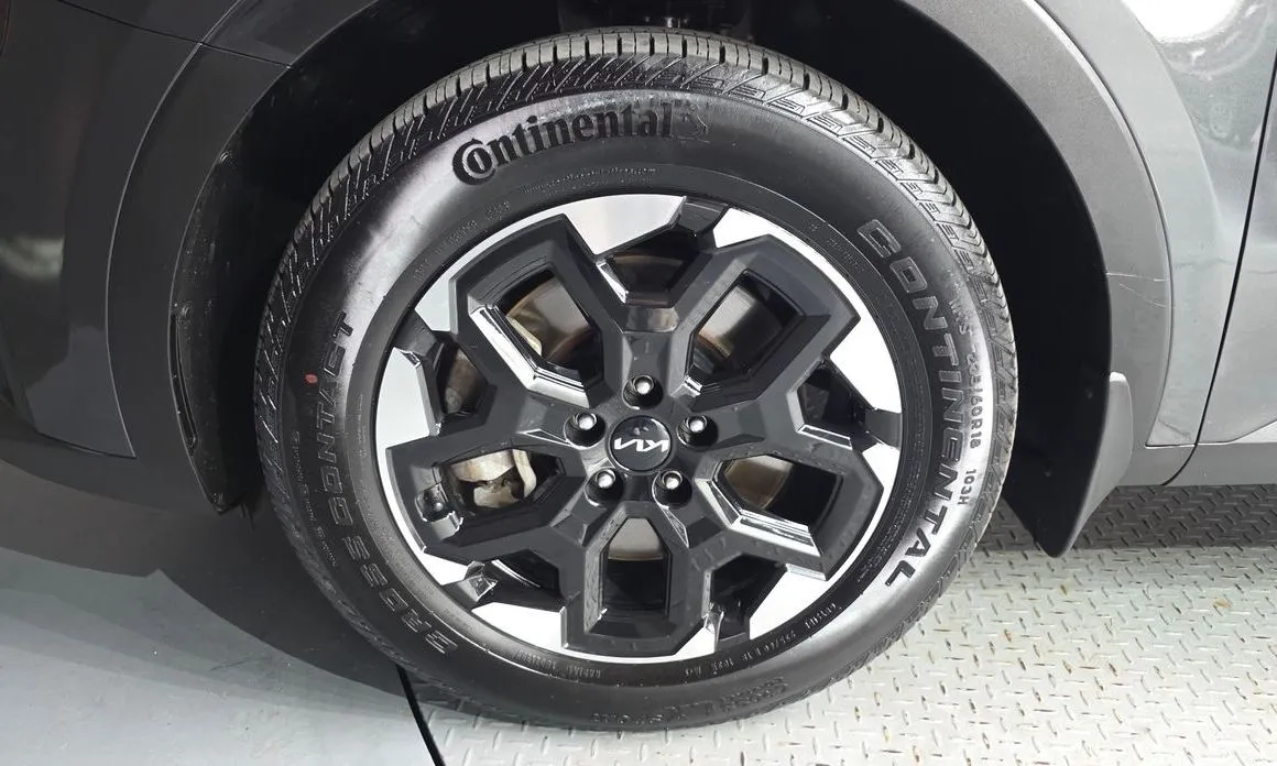 Kia Sorento — фото 7