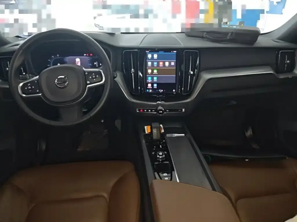 Volvo XC60 2024 из CN, фото 2