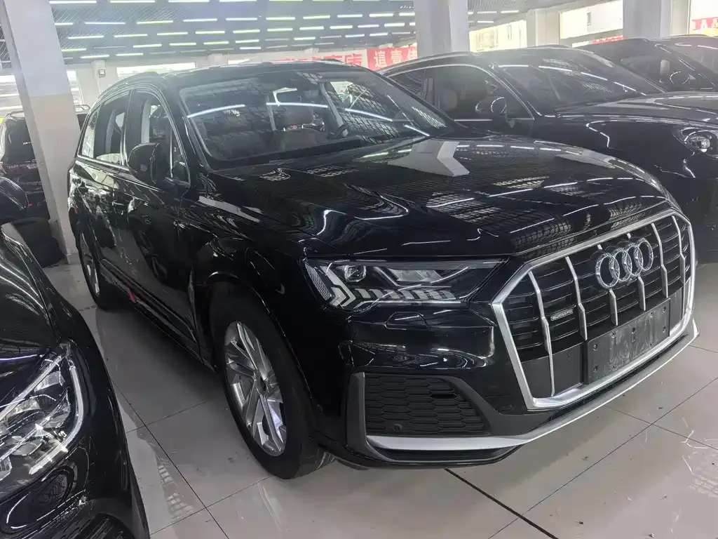 Audi Q7 — фото 9