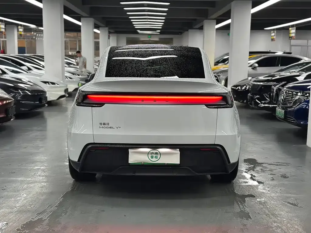 Tesla Model Y — фото 4